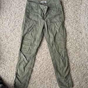 Hollister Olive Cropped Pants